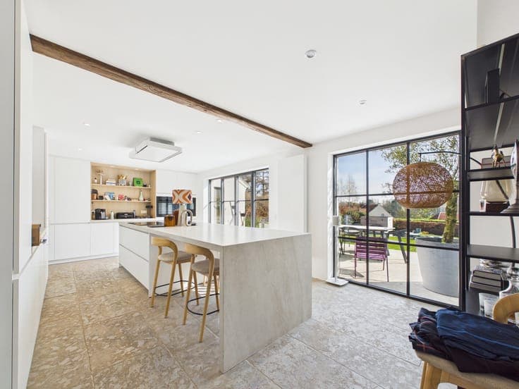 Superb fully renovated Lasne villa