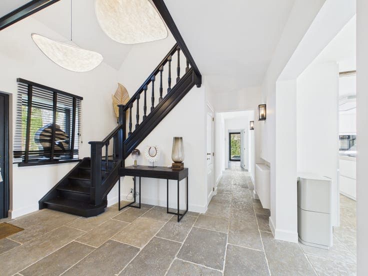 Superb fully renovated Lasne villa