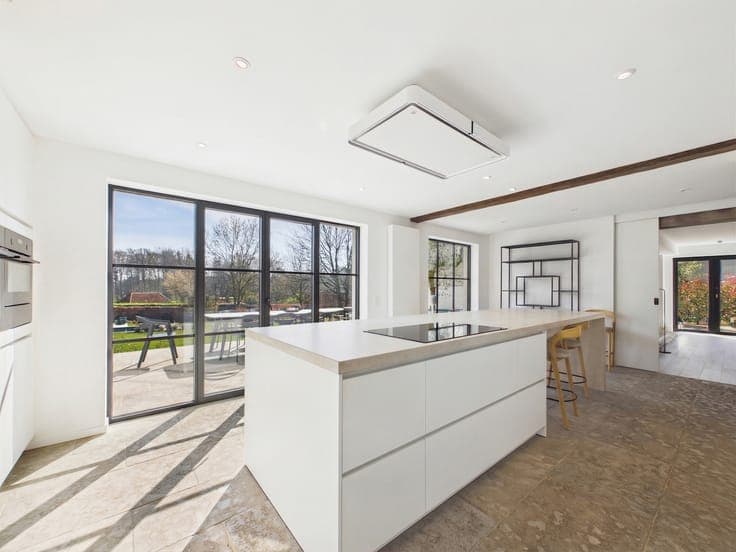 Superb fully renovated Lasne villa