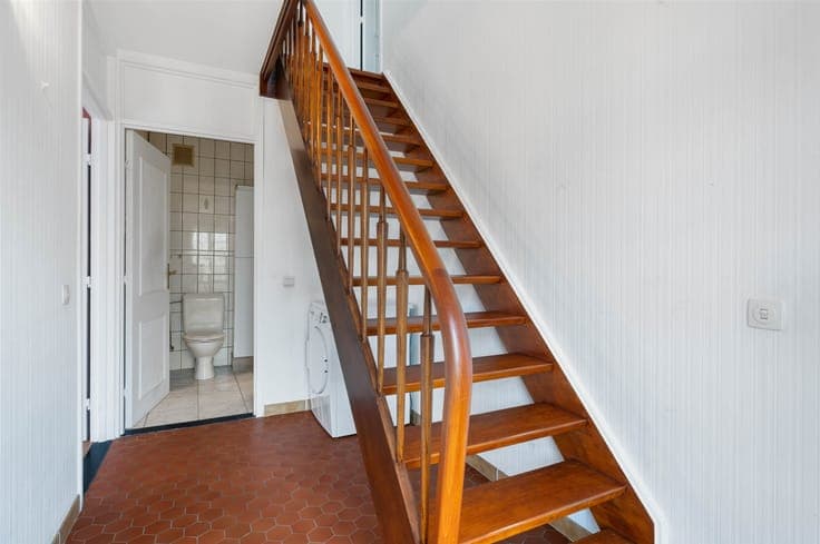 Home in a prime location with stunning views in Asse for sal