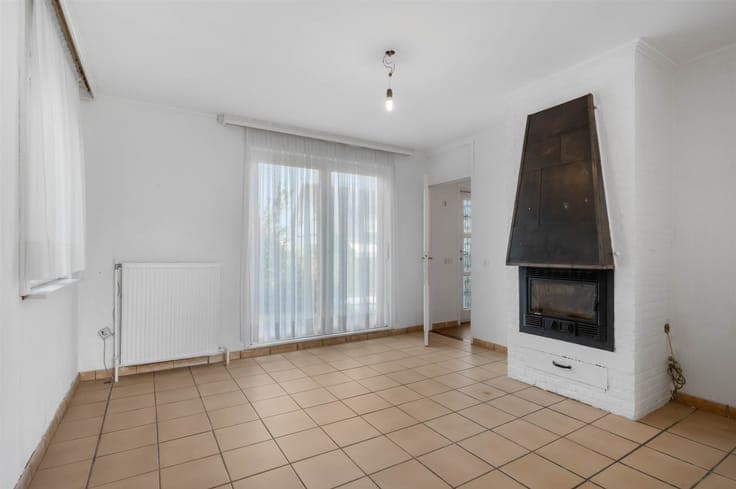 Home in a prime location with stunning views in Asse for sal