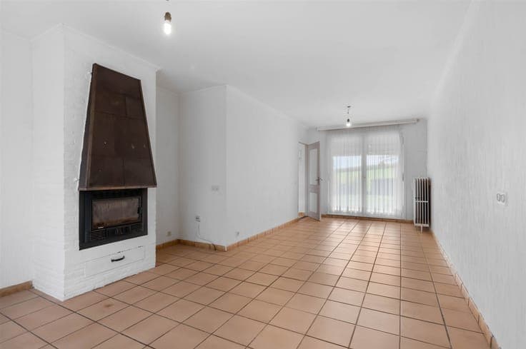 Home in a prime location with stunning views in Asse for sal