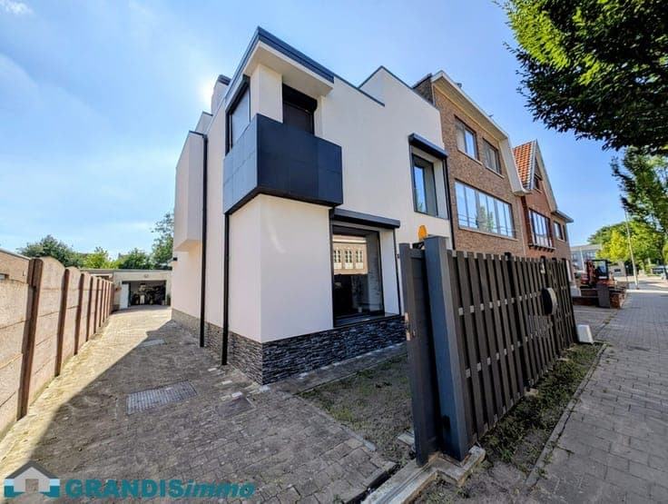 House in Zele