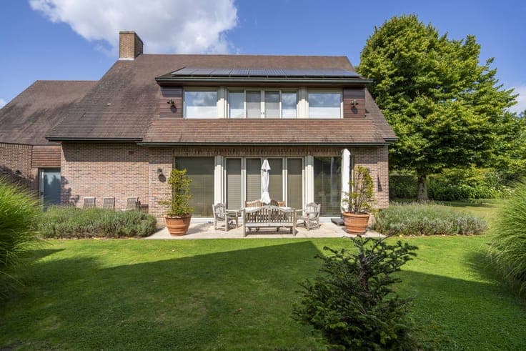 Unique villa for sale in a prime location in Kortrijk!