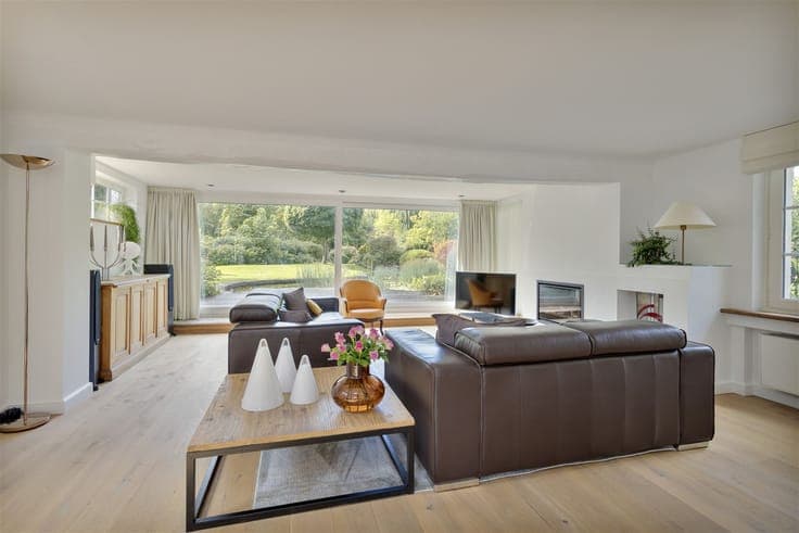 Characterful farmhouse with 5 bedrooms in Merchtem
