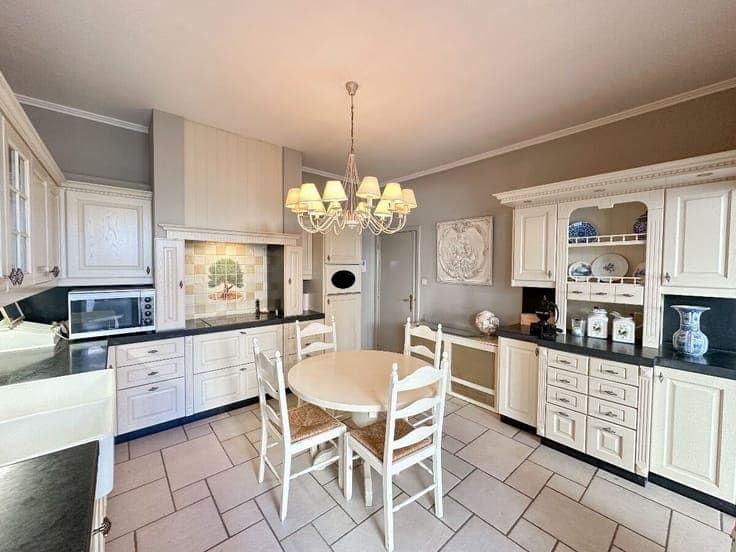 Spacious Commercial Property with Studio and Large Residence