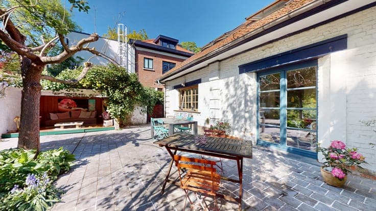 Charming house with garden – 5 bedrooms, studio, 3 bathrooms