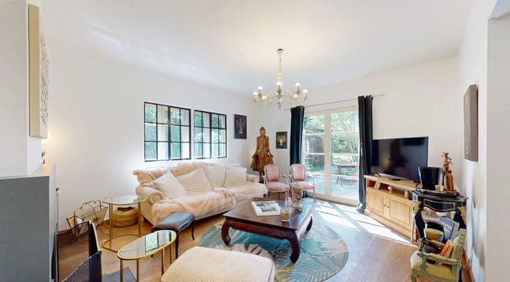 Charming house with garden – 5 bedrooms, studio, 3 bathrooms