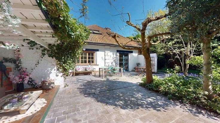 Charming house with garden – 5 bedrooms, studio, 3 bathrooms