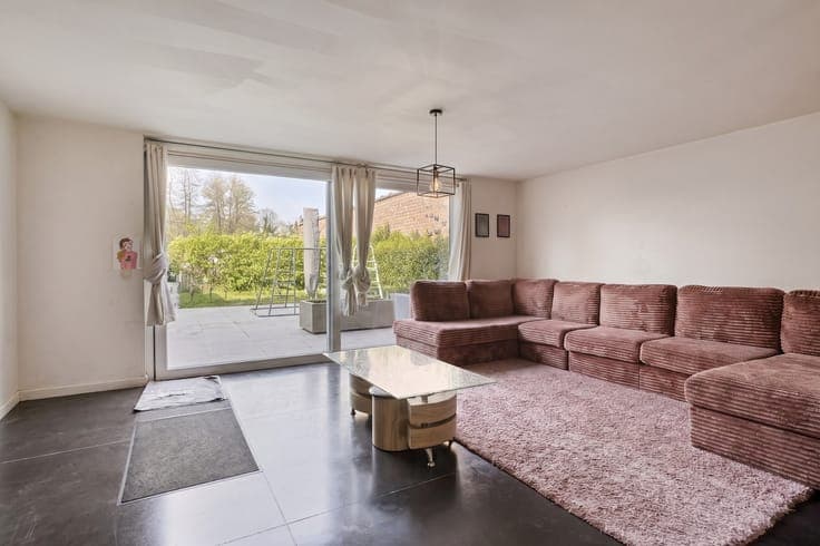 Instapklare en energiezuinige tussenwoning met 5 slaapkam...