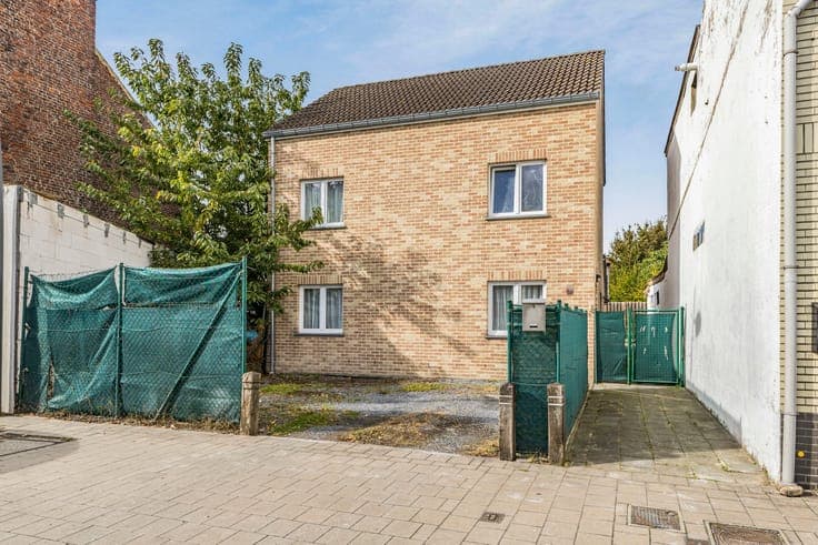House in Sint-Pieters-Leeuw