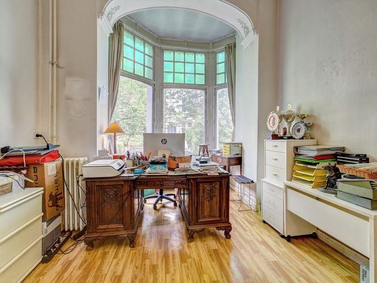 House to renovate - south-facing garden – Avenue Marie-José
