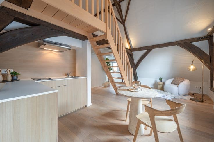 Stylishly renovated corner house with a separate duplex s...