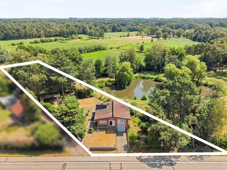 Renovated house with 3 bedrooms on a plot of 1,828 m² in Ba