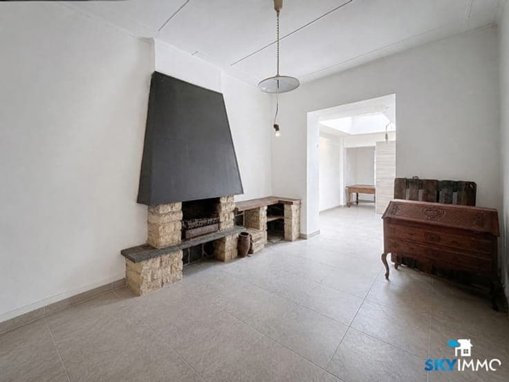 SPACIOUS 7-BEDROOM HOUSE - 229M² - GARDEN - GREAT POTENTIAL!