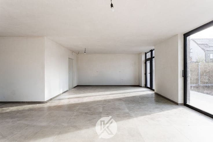 Centraal gelegen halfopen nieuwbouwwoning