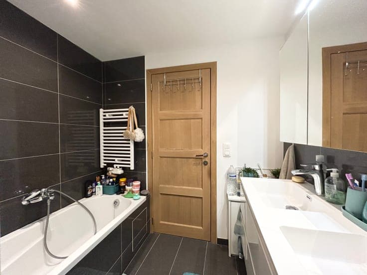 Spacious renovated 5-bedroom house