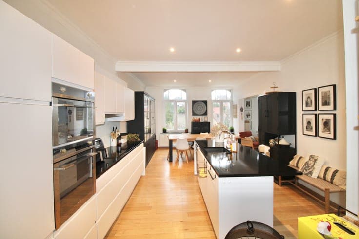 Spacious renovated 5-bedroom house