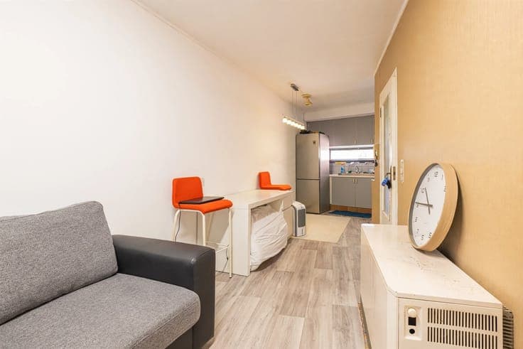 Townhouse with an indoor garage near the center of Ghent