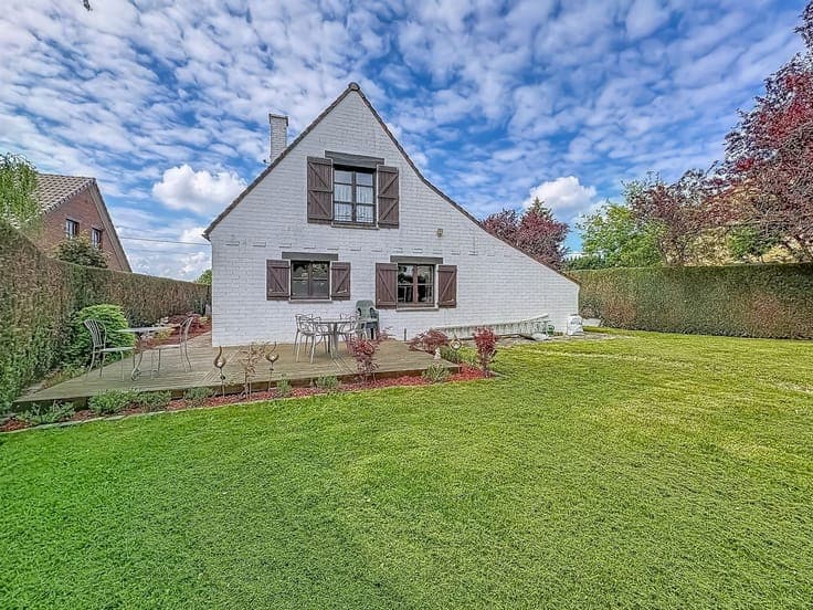 JOLIE VILLA 4F AVEC GRAND ATELIER, QUARTIER PRISE