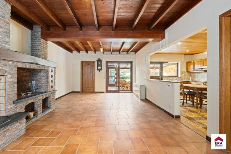 Charming home with garden and garage in Wakken