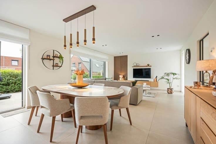 Recente, perfect afgewerkte villa met 4 slaapkamers te Ro...
