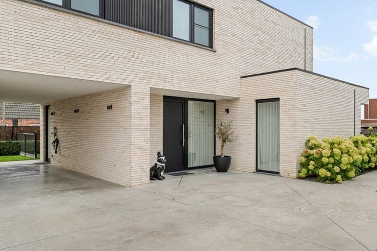 Recente, perfect afgewerkte villa met 4 slaapkamers te Ro...