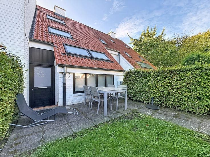 (vakantie)woning met zuidgerichte tuin en parking in Yser...