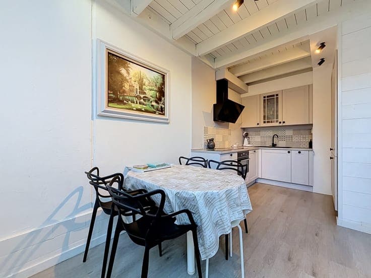 (vakantie)woning met zuidgerichte tuin en parking in Yser...