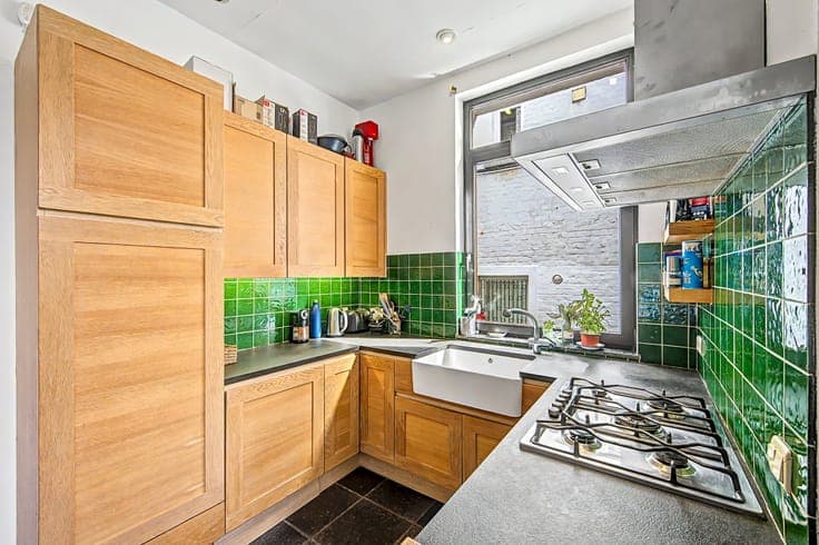 UCCLE - VOSSEGAT – A Charming 3-Bedroom Home!