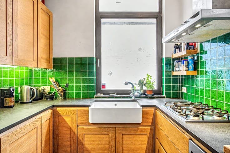 UCCLE - VOSSEGAT – A Charming 3-Bedroom Home!
