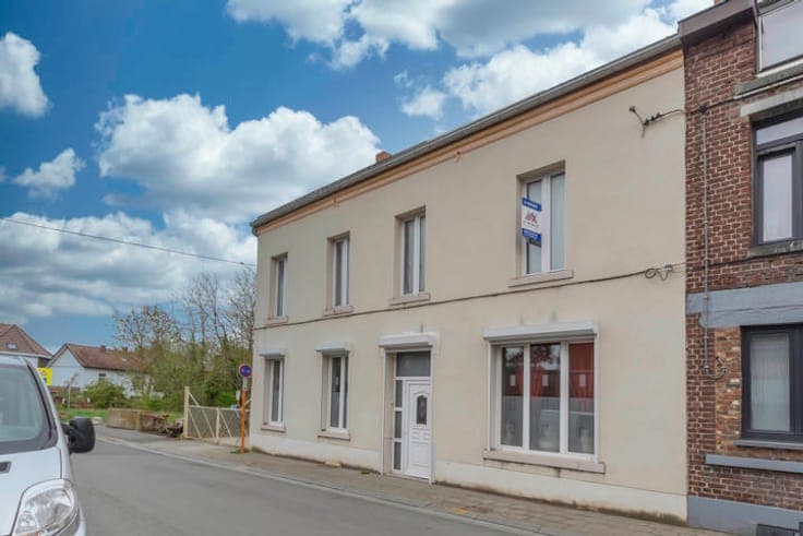 House in Dour