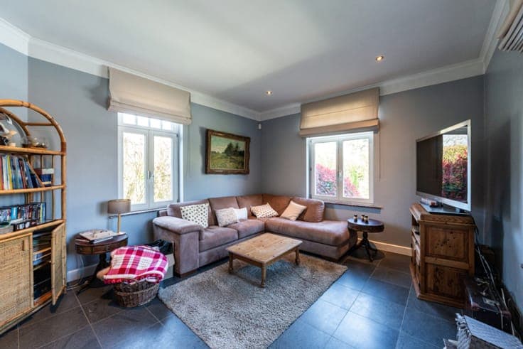 WATERLOO – Faubourg, Superb VILLA (5BED/6BATH/SWIMMINGPOOL)