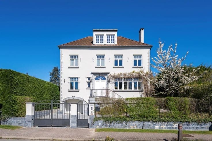WATERLOO – Faubourg, Superb VILLA (5BED/6BATH/SWIMMINGPOOL)