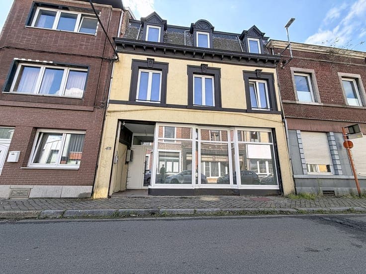 IMMEUBLE MIXTE DUPLEX + COMMERCE – BON ÉTAT, POTENTIEL