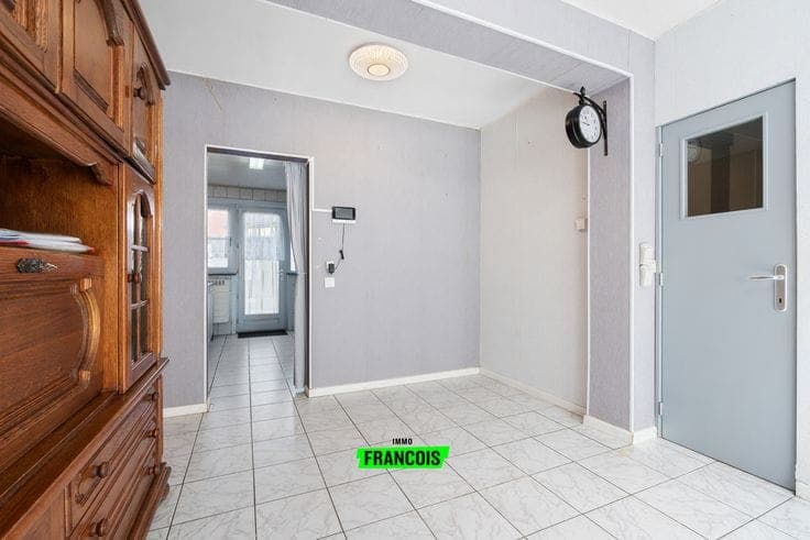 Family home in need of refreshing with integral garage and …
