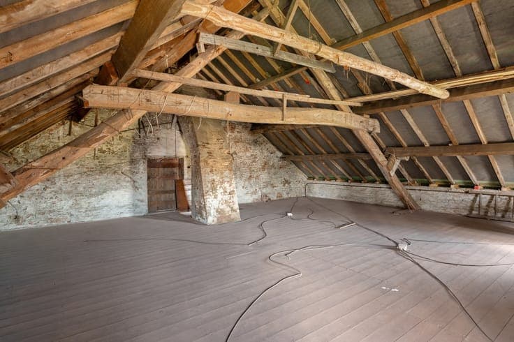 Landelijke woning met 5 slpkrs en bijgebouw op 1 ha te Putte