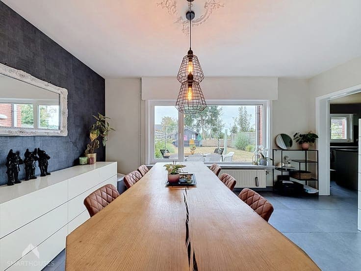 Family home with 4 bedrooms, garage, garden and terrace