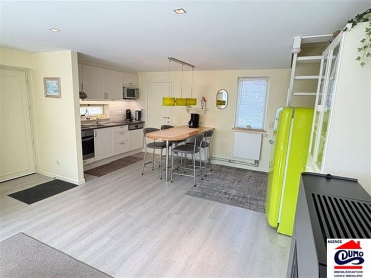 Move-in-ready 2-bedroom home within walking distance of the