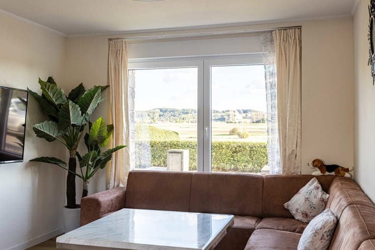 Beautifully renovated starter home in a quiet street