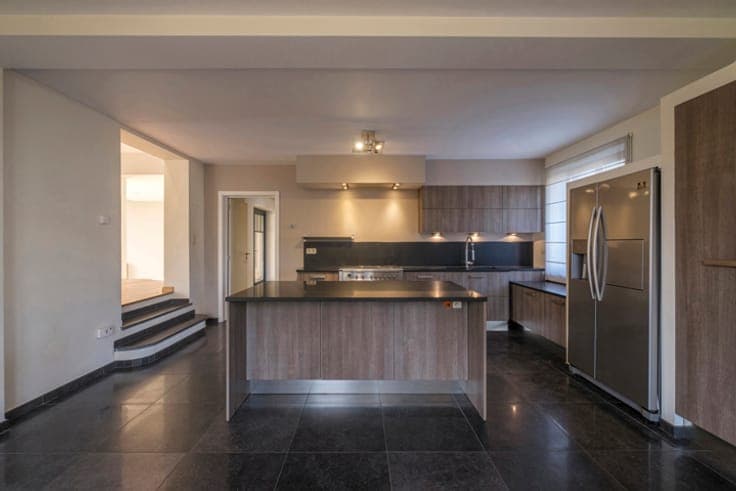 Aywiers Abbey neighbourhood – 4-unit apartment block