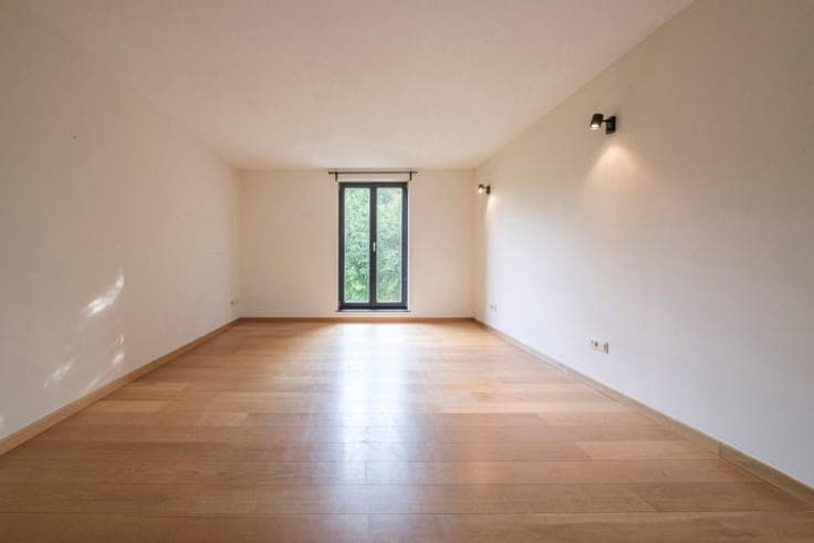 Aywiers Abbey neighbourhood – 4-unit apartment block