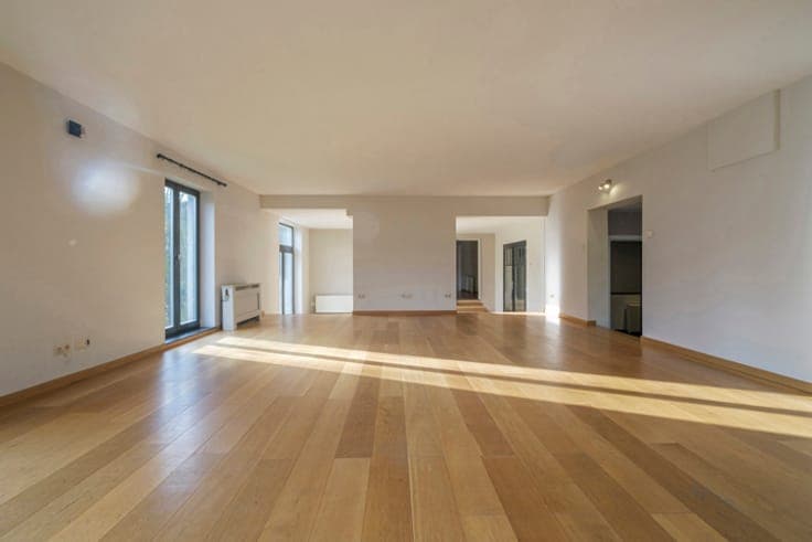 Aywiers Abbey neighbourhood – 4-unit apartment block
