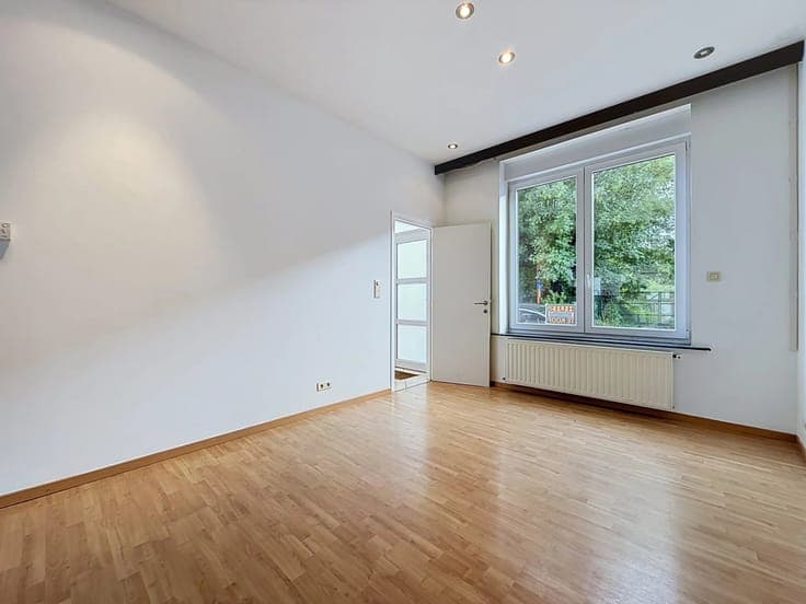 Sale - House Beersel - 330,000 €