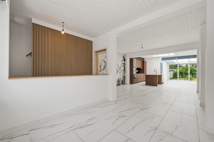 Renovated house with 3 rooms, 2 bathrooms and garden
