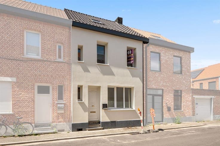 Renovated house with 3 rooms, 2 bathrooms and garden