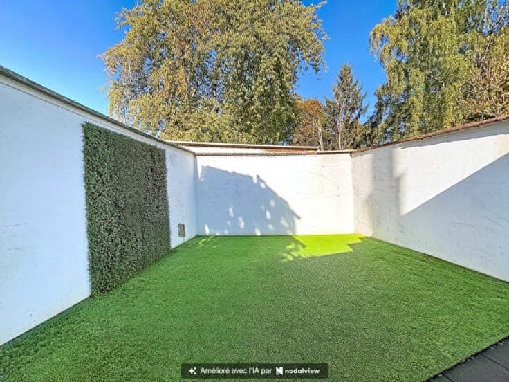 4-bedroom house with garden and insulated roof
