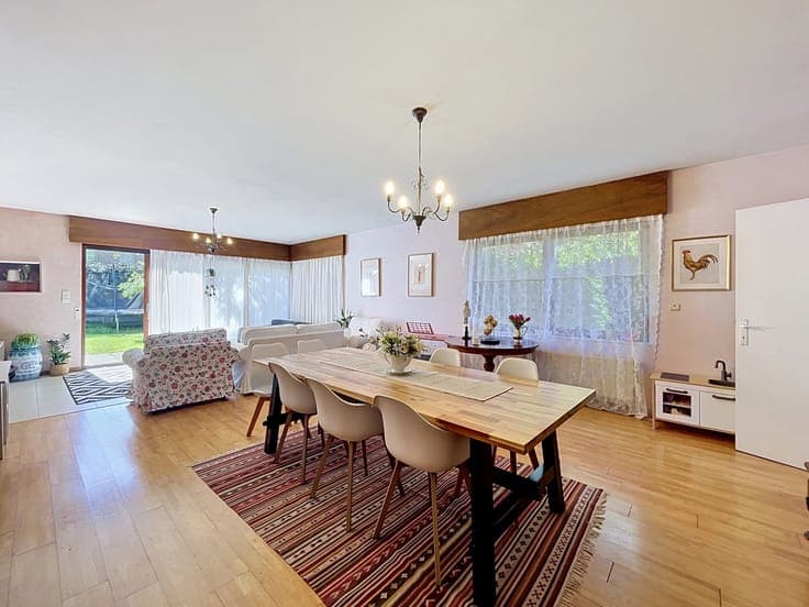 A stone's throw from the centre of La Hulpe – Two-apartment