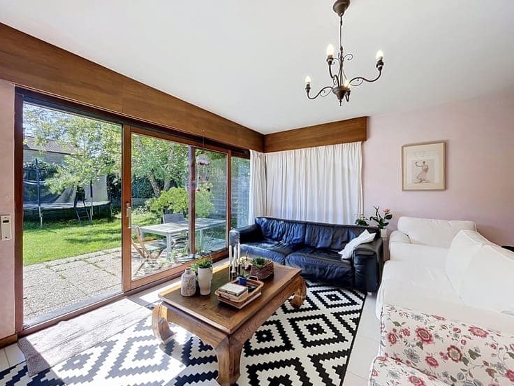 A stone's throw from the centre of La Hulpe – Two-apartment