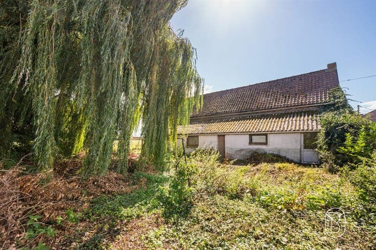 Four-façade house to be completely renovated